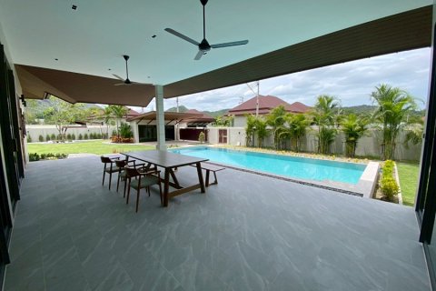 Chalet de 3 dormitorios en Hua Hin, Tailandia № 168330 - foto 6