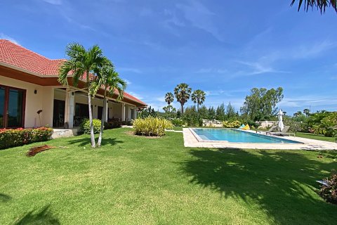 Villa in Pran Buri, Thailand 5 Schlafzimmer № 168297 - Foto 6
