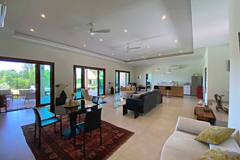 Villa in Pran Buri, Thailand 5 Schlafzimmer № 168297 - Foto 13