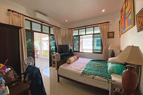 Chalet de 3 dormitorios en Hua Hin, Tailandia № 168296 - foto 23