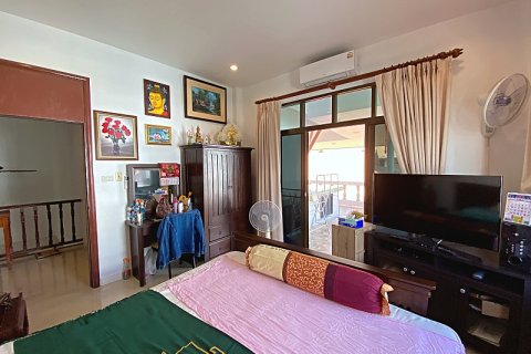 Chalet de 3 dormitorios en Hua Hin, Tailandia № 168296 - foto 24