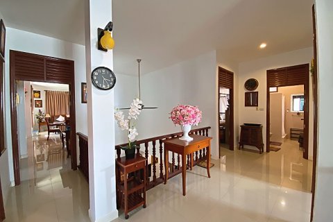 Chalet de 3 dormitorios en Hua Hin, Tailandia № 168296 - foto 20