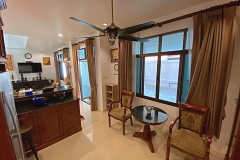 Chalet de 3 dormitorios en Hua Hin, Tailandia № 168296 - foto 16