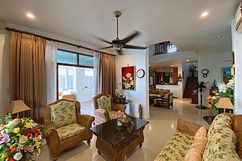 Chalet de 3 dormitorios en Hua Hin, Tailandia № 168296 - foto 11