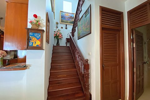 Chalet de 3 dormitorios en Hua Hin, Tailandia № 168296 - foto 18