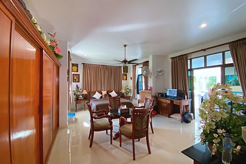 Chalet de 3 dormitorios en Hua Hin, Tailandia № 168296 - foto 28