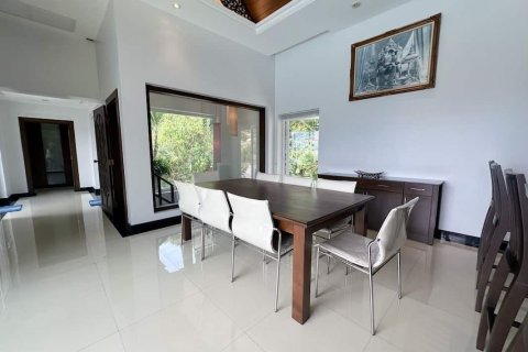 Chalet de 4 dormitorios en Kathu, Tailandia № 140193 - foto 25