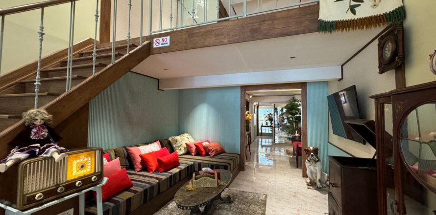 Townhouse à Chiang Mai, Thaïlande 4 chambres № 121425