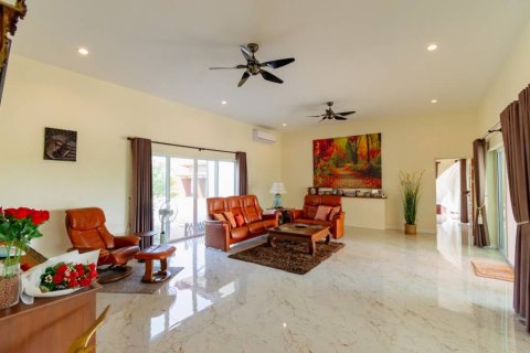 Chalet de 2 dormitorios en Hua Hin, Tailandia № 172742 - foto 3
