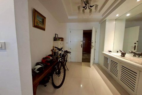 Condo in Bangkok, Thailand, 3 bedrooms № 162742 - photo 10