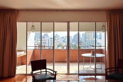 Condo in Bangkok, Thailand, 3 bedrooms  № 162744 - photo 6