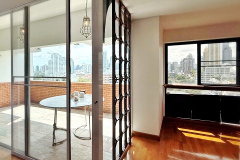 Condo in Bangkok, Thailand, 3 bedrooms  № 162744 - photo 7