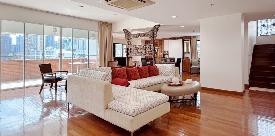 Condo in Bangkok, Thailand, 3 bedrooms  № 162744