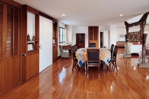 Condo in Bangkok, Thailand, 3 bedrooms  № 162744 - photo 4