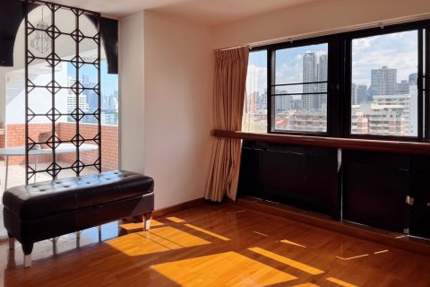Condo in Bangkok, Thailand, 3 bedrooms  № 162744 - photo 12