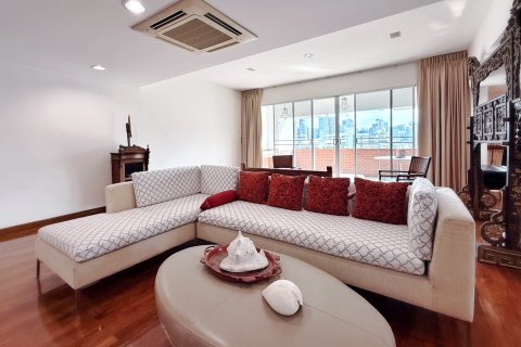 Condo in Bangkok, Thailand, 3 bedrooms  № 162744 - photo 2