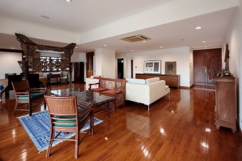 Condo in Bangkok, Thailand, 3 bedrooms  № 162744 - photo 3