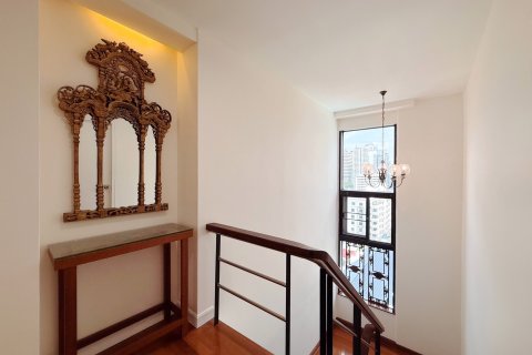 Condo in Bangkok, Thailand, 3 bedrooms  № 162744 - photo 9