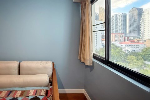 Condo in Bangkok, Thailand, 3 bedrooms  № 162744 - photo 18