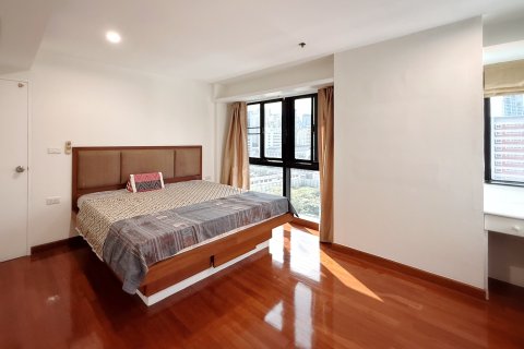 Condo in Bangkok, Thailand, 3 bedrooms  № 162744 - photo 14