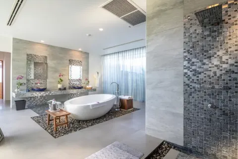 Chalet de 4 dormitorios en Kamala, Tailandia № 190581 - foto 15