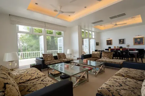Chalet de 6 dormitorios en Pa Klok, Tailandia № 190579 - foto 8