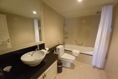 Condominio de 3 dormitorios en Bangkok, Tailandia № 157510 - foto 11