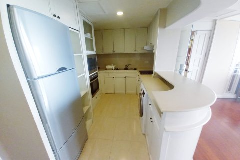 Condominio de 3 dormitorios en Bangkok, Tailandia № 157510 - foto 16