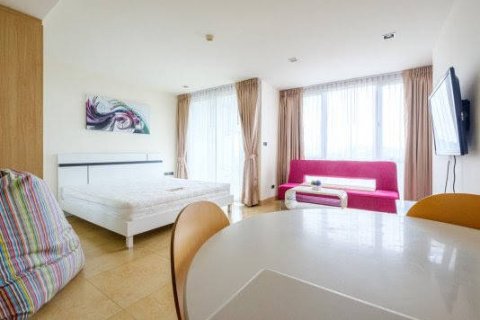 Estudio en el condominio en Jomtien Beach, Pattaya, Tailandia № 204346 - foto 2