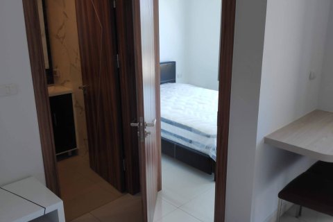 Condominio de 1 dormitorio en Jomtien Beach, Pattaya, Tailandia № 204342 - foto 2