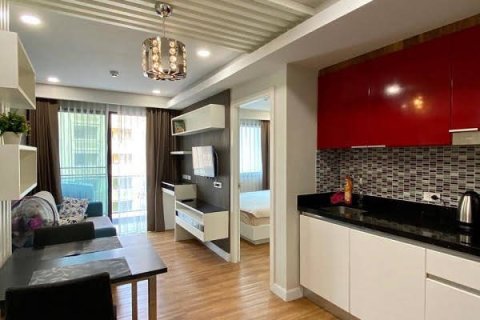 Condominio de 1 dormitorio en Jomtien Beach, Pattaya, Tailandia № 204347 - foto 2