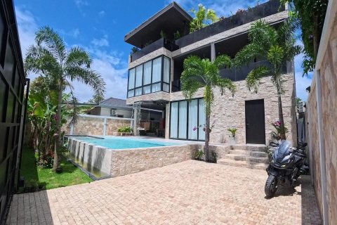 Villa in Pattaya, Thailand 5 bedrooms № 162690 - photo 5