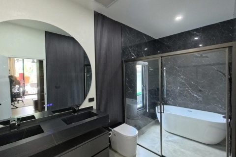Villa in Pattaya, Thailand 5 bedrooms № 162690 - photo 18