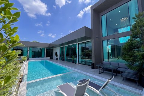 Chalet de 6 dormitorios en Pattaya, Tailandia № 115426 - foto 9