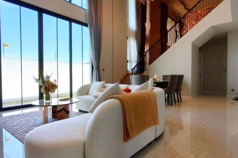 Casa de 4 dormitorios en Pattaya, Tailandia № 152353 - foto 3