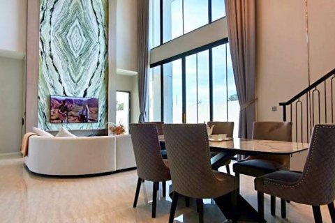Casa de 4 dormitorios en Pattaya, Tailandia № 152353 - foto 5