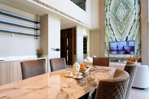 Casa de 4 dormitorios en Pattaya, Tailandia № 152353 - foto 4