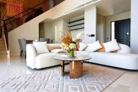 Casa de 4 dormitorios en Pattaya, Tailandia № 152353 - foto 2
