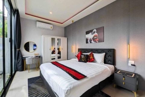 Chalet de 7 dormitorios en Pattaya, Tailandia № 114046 - foto 10