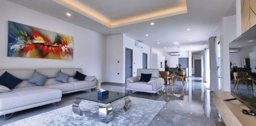 Chalet de 4 dormitorios en Pattaya, Tailandia № 114048