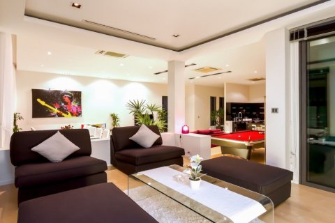 Chalet de 6 dormitorios en Patong, Tailandia № 134048 - foto 8