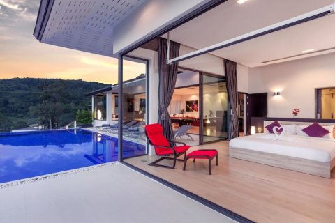 Chalet de 6 dormitorios en Patong, Tailandia № 134048 - foto 5