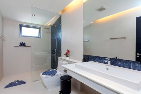 Chalet de 6 dormitorios en Patong, Tailandia № 134048 - foto 29