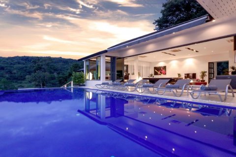 Villa in Patong, Thailand 6 Schlafzimmer № 134048