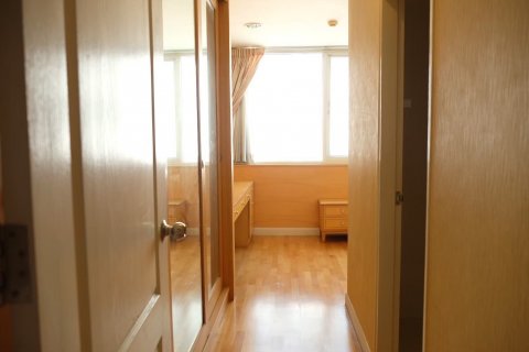 Condominio de 3 dormitorios en Khlong San, Bangkok, Tailandia № 134045 - foto 10