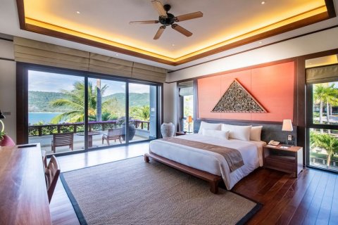 Chalet de 4 dormitorios en Kamala, Tailandia № 134046 - foto 5