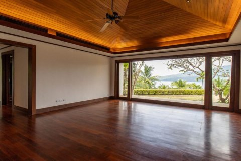 Chalet de 4 dormitorios en Kamala, Tailandia № 134046 - foto 14