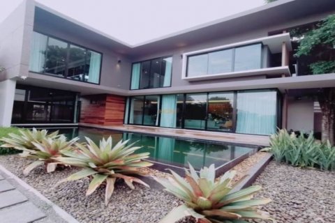 Chalet de 4 dormitorios en Hang Dong, Tailandia № 134047 - foto 3