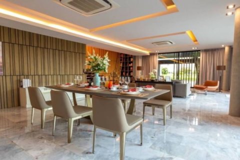 Chalet de 4 dormitorios en Hang Dong, Tailandia № 134047 - foto 7