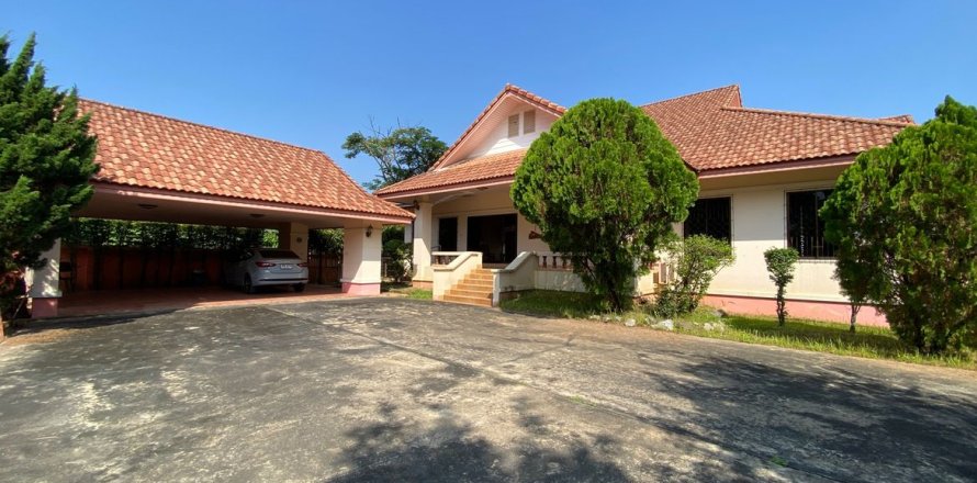 Maison à Chiang Mai, Thaïlande 4 chambres № 120187